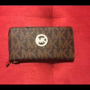 MK Signature Wallet